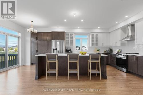 2012 Acoustic Way, Ottawa, ON - Indoor Photo Showing Kitchen With Upgraded Kitchen