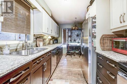 242 Village Wood Road, Oakville, ON - Indoor Photo Showing Kitchen With Double Sink