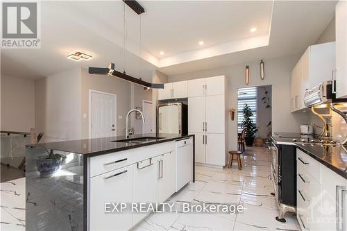 65 Granite Street, Clarence-Rockland, ON - Indoor Photo Showing Kitchen With Upgraded Kitchen