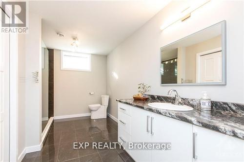 65 Granite Street, Clarence-Rockland, ON - Indoor Photo Showing Bathroom