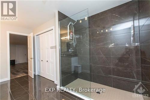 65 Granite Street, Clarence-Rockland, ON - Indoor Photo Showing Bathroom