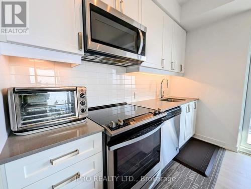 2721 - 8 Nahani Way, Mississauga, ON - Indoor Photo Showing Kitchen