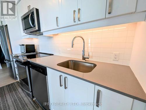 2721 - 8 Nahani Way, Mississauga, ON - Indoor Photo Showing Kitchen