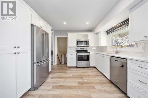 163 Borden Street, Sarnia, ON - Indoor Photo Showing Kitchen