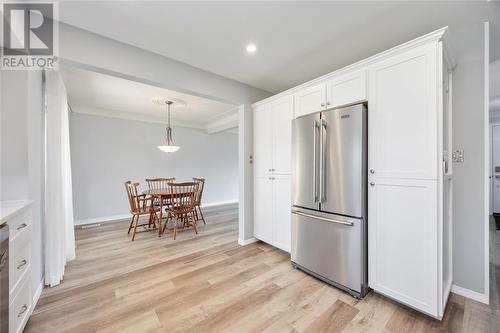 163 Borden Street, Sarnia, ON - Indoor Photo Showing Kitchen