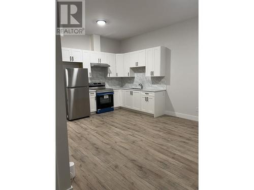 Basement 10522 Mcveety St, Maple Ridge, BC - Indoor Photo Showing Kitchen