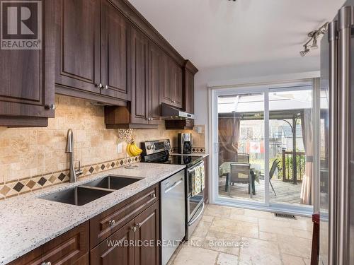 284 Stoneway Drive, Ottawa, ON - Indoor Photo Showing Kitchen With Double Sink With Upgraded Kitchen