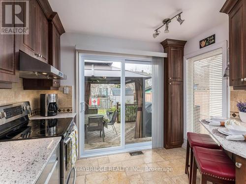 284 Stoneway Drive, Ottawa, ON - Indoor Photo Showing Kitchen