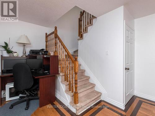 284 Stoneway Drive, Ottawa, ON - Indoor Photo Showing Other Room