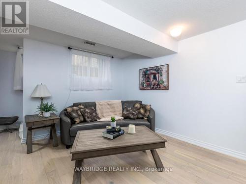 284 Stoneway Drive, Ottawa, ON - Indoor Photo Showing Living Room