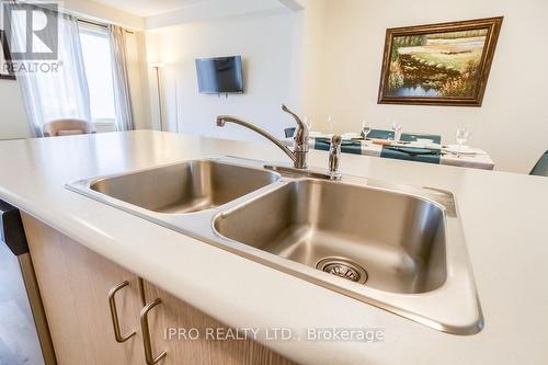 3 - 1285 Sycamore Gardens, Milton, ON - Indoor Photo Showing Kitchen With Double Sink