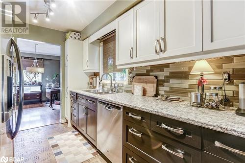 242 Village Wood Road, Oakville, ON - Indoor Photo Showing Kitchen With Double Sink With Upgraded Kitchen