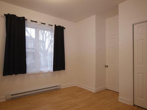 Master bedroom - 593  - 595 Rue Lambert, Shawinigan, QC - Indoor Photo Showing Other Room