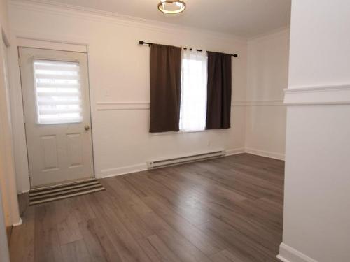 Living room - 593  - 595 Rue Lambert, Shawinigan, QC - Indoor Photo Showing Other Room