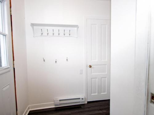 Hall - 593  - 595 Rue Lambert, Shawinigan, QC - Indoor Photo Showing Other Room