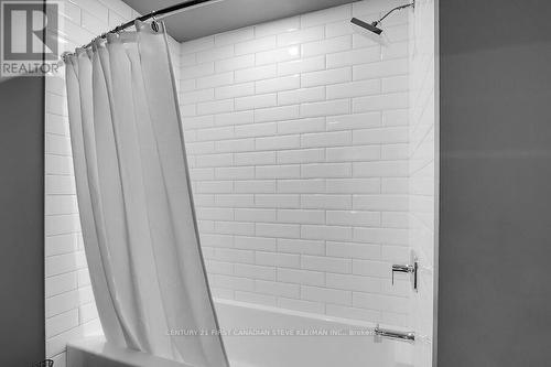 35 - 2650 Buroak Drive, London, ON - Indoor Photo Showing Bathroom