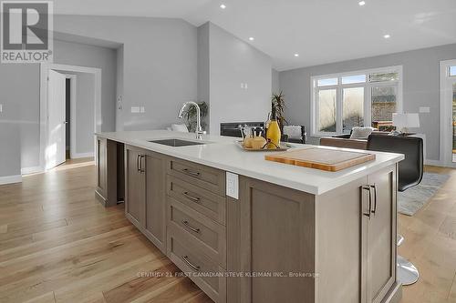 35 - 2650 Buroak Drive, London, ON - Indoor Photo Showing Kitchen