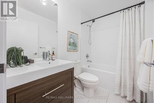 319 - 66 Forest Manor Road, Toronto, ON - Indoor Photo Showing Bathroom