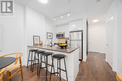 319 - 66 Forest Manor Road, Toronto, ON - Indoor Photo Showing Kitchen