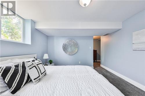 172 Hanover Place, Hamilton, ON - Indoor Photo Showing Bedroom