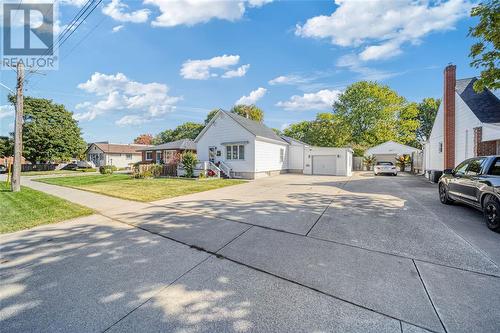 1194 Mathews Avenue, Sarnia, ON - Outdoor