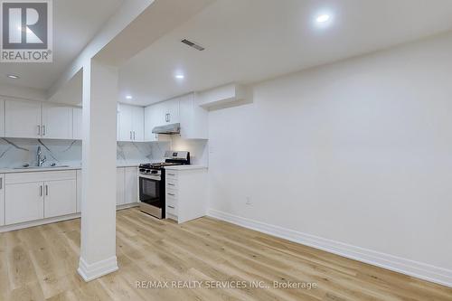 Lower - 50 Glebe Crescent, Brampton, ON - Indoor Photo Showing Kitchen