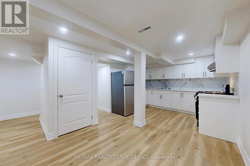 Lower - 50 Glebe Crescent, Brampton, ON - Indoor Photo Showing Kitchen