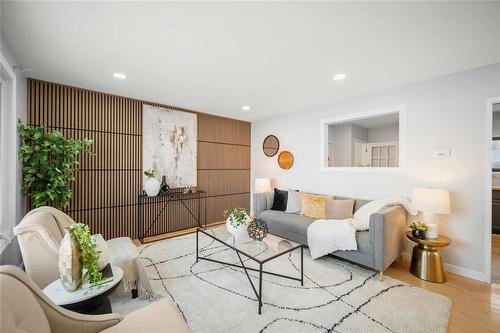 756 Nottingham Avenue, Winnipeg, MB - Indoor Photo Showing Living Room