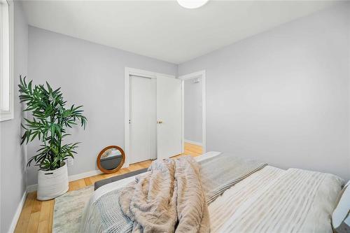 756 Nottingham Avenue, Winnipeg, MB - Indoor Photo Showing Bedroom