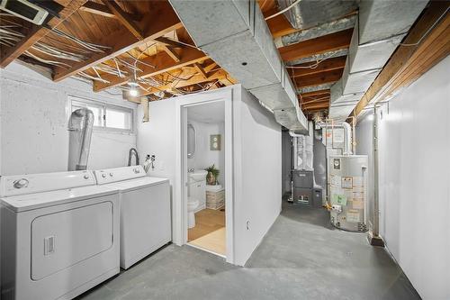 756 Nottingham Avenue, Winnipeg, MB - Indoor Photo Showing Laundry Room