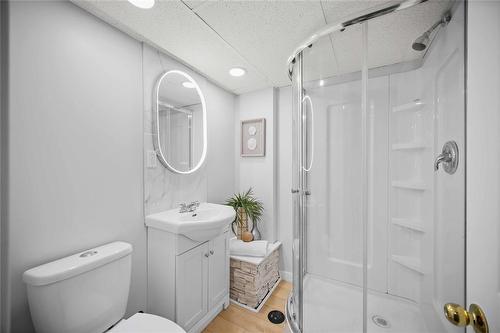 756 Nottingham Avenue, Winnipeg, MB - Indoor Photo Showing Bathroom