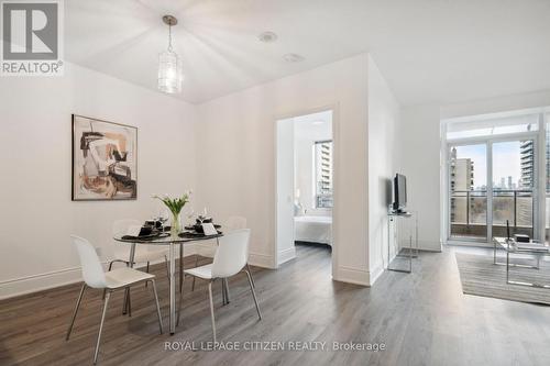 1406 - 123 Eglinton Avenue E, Toronto, ON - Indoor Photo Showing Dining Room