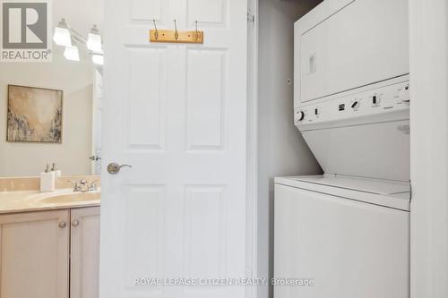 1406 - 123 Eglinton Avenue E, Toronto, ON - Indoor Photo Showing Laundry Room