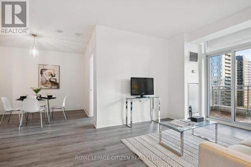 1406 - 123 Eglinton Avenue E, Toronto, ON - Indoor Photo Showing Living Room