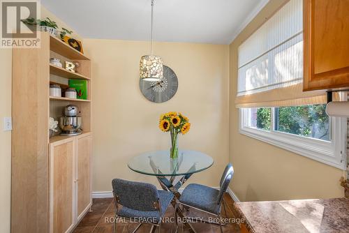 8 Mcnicholl Circle E, St. Catharines (446 - Fairview), ON - Indoor Photo Showing Dining Room