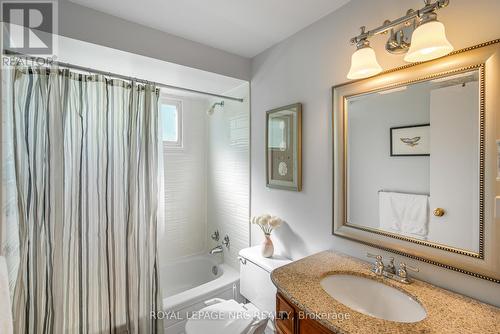 8 Mcnicholl Circle E, St. Catharines (446 - Fairview), ON - Indoor Photo Showing Bathroom