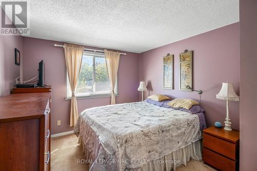 8 Mcnicholl Circle E, St. Catharines (446 - Fairview), ON - Indoor Photo Showing Bedroom