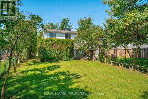 8 Mcnicholl Circle E, St. Catharines (446 - Fairview), ON - Outdoor