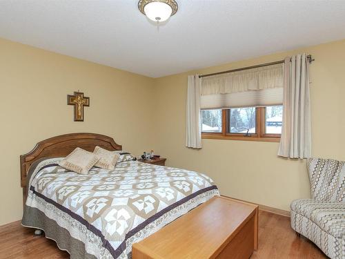 275 Sherwood Drive, Thunder Bay, ON - Indoor Photo Showing Bedroom