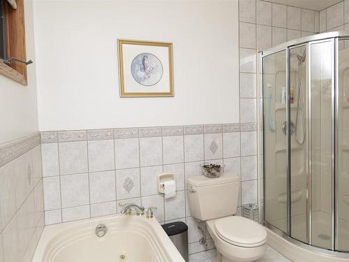 275 Sherwood Drive, Thunder Bay, ON - Indoor Photo Showing Bathroom