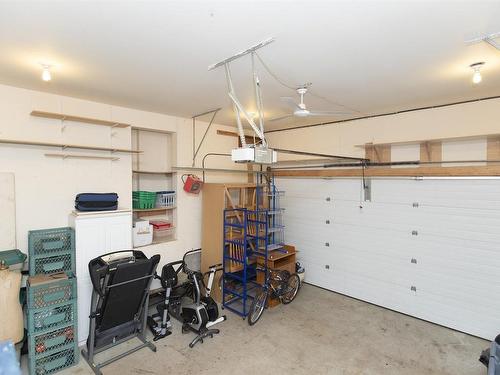 275 Sherwood Drive, Thunder Bay, ON - Indoor Photo Showing Garage