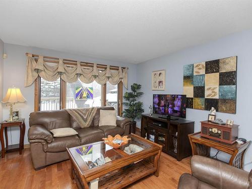 275 Sherwood Drive, Thunder Bay, ON - Indoor Photo Showing Living Room