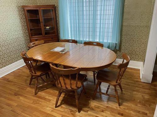 315 Vickers Street N, Thunder Bay, ON - Indoor Photo Showing Dining Room