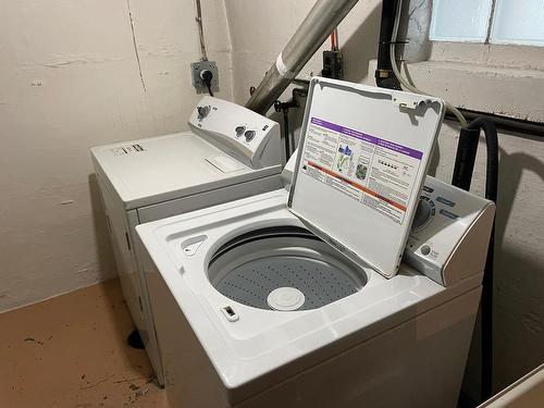 315 Vickers Street N, Thunder Bay, ON - Indoor Photo Showing Laundry Room