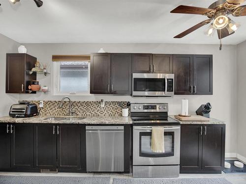 550 Lanark Crescent, Thunder Bay, ON - Indoor Photo Showing Kitchen With Upgraded Kitchen