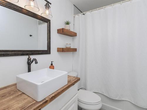 550 Lanark Crescent, Thunder Bay, ON - Indoor Photo Showing Bathroom