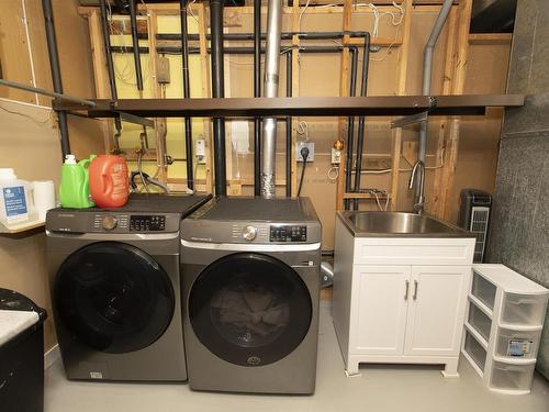 550 Lanark Crescent, Thunder Bay, ON - Indoor Photo Showing Laundry Room