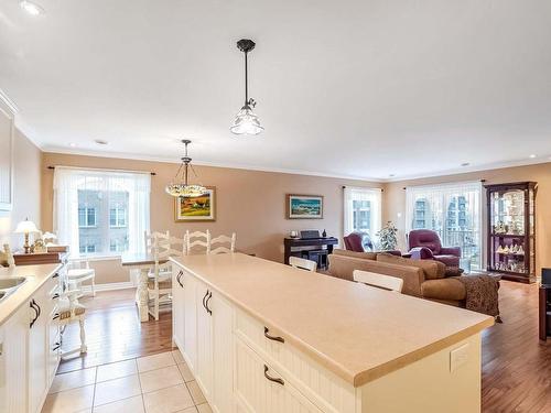 Kitchen - 404-225 Rue Bohémier, Mascouche, QC - Indoor Photo Showing Kitchen With Double Sink