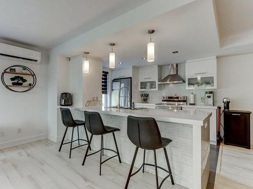 Kitchen - 304-200 Place Du Souvenir, Bois-Des-Filion, QC - Indoor Photo Showing Kitchen With Upgraded Kitchen