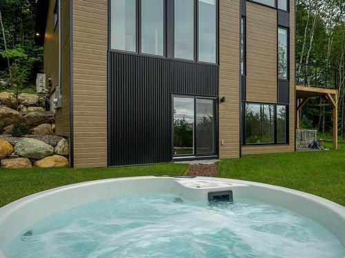 Spa - 2 Ch. Des Corneilles, Mont-Blanc, QC - Outdoor